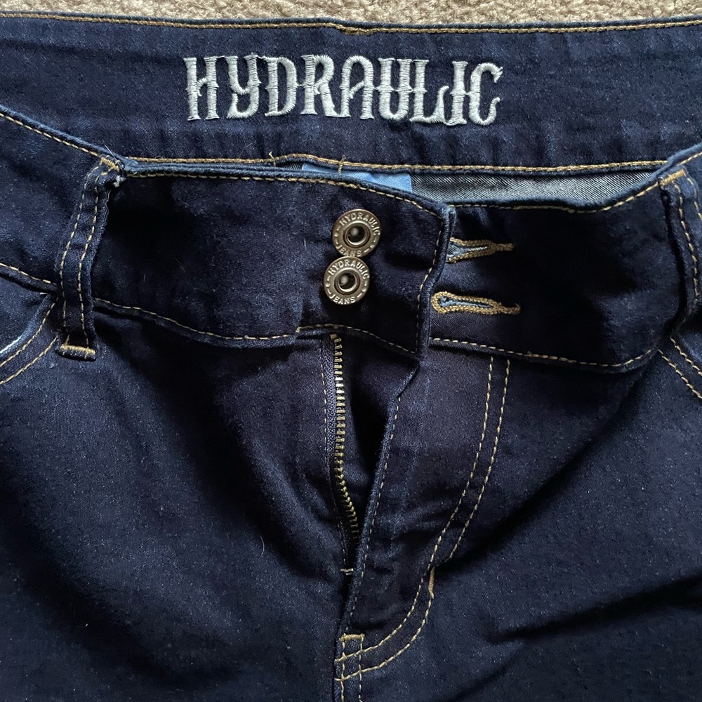 Women’s Hydraulic Blue Jean Mid Rise Curvy Shorts Classic Fit - Picture 4 of 5